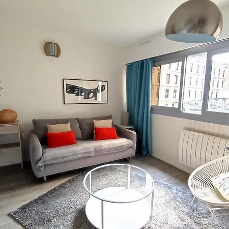 Of 27m In Downtown Bordeaux