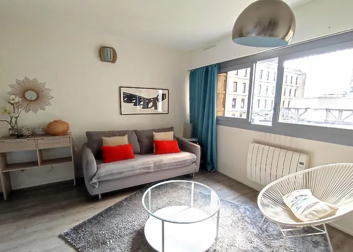 Of 27m In Downtown Bordeaux